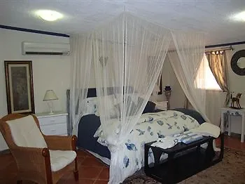 Club Arias Bed & Breakfast Savaneta