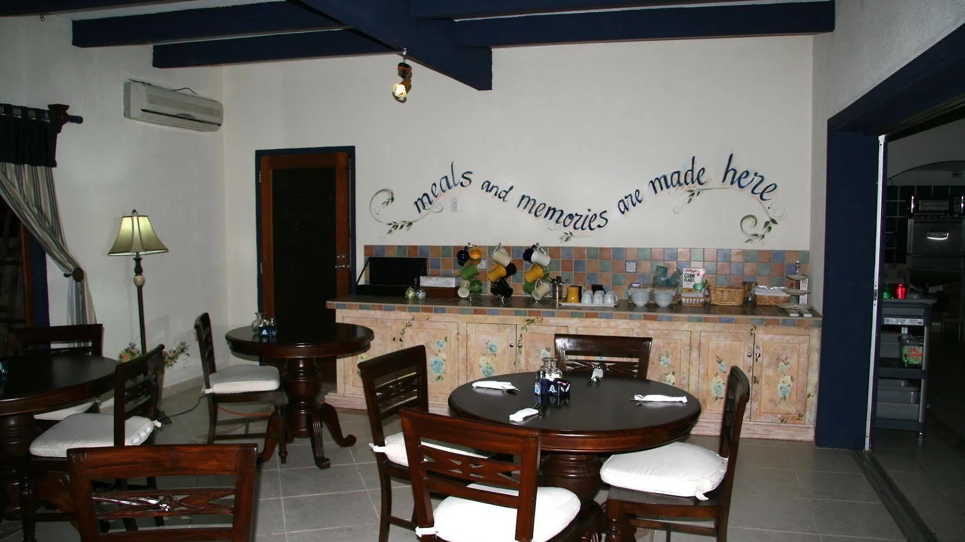 Club Arias Bed & Breakfast Savaneta 4*,