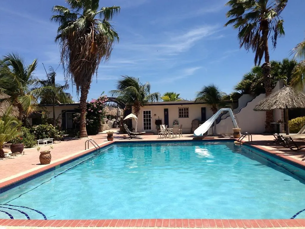 Club Arias Bed & Breakfast Savaneta