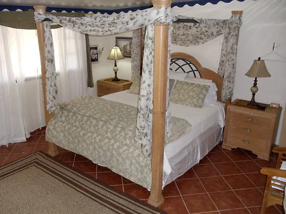 Club Arias Bed & Breakfast Savaneta 4*,